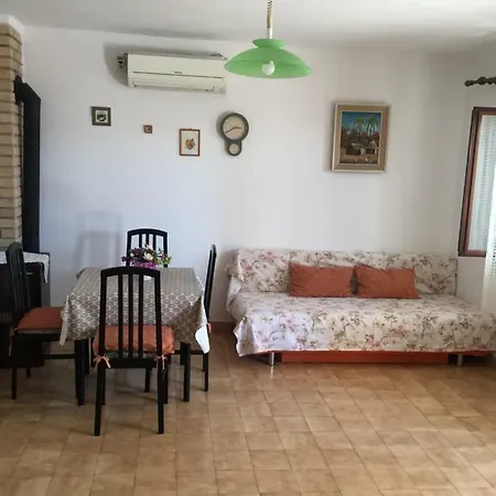 Holiday home Jasenova 20 *